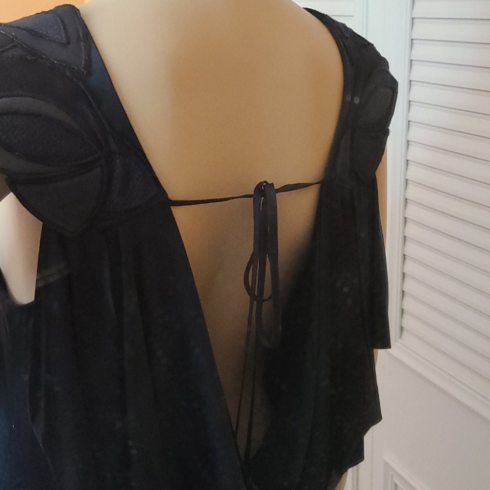 BCBG RUNWAY Top - Picture 7 of 16